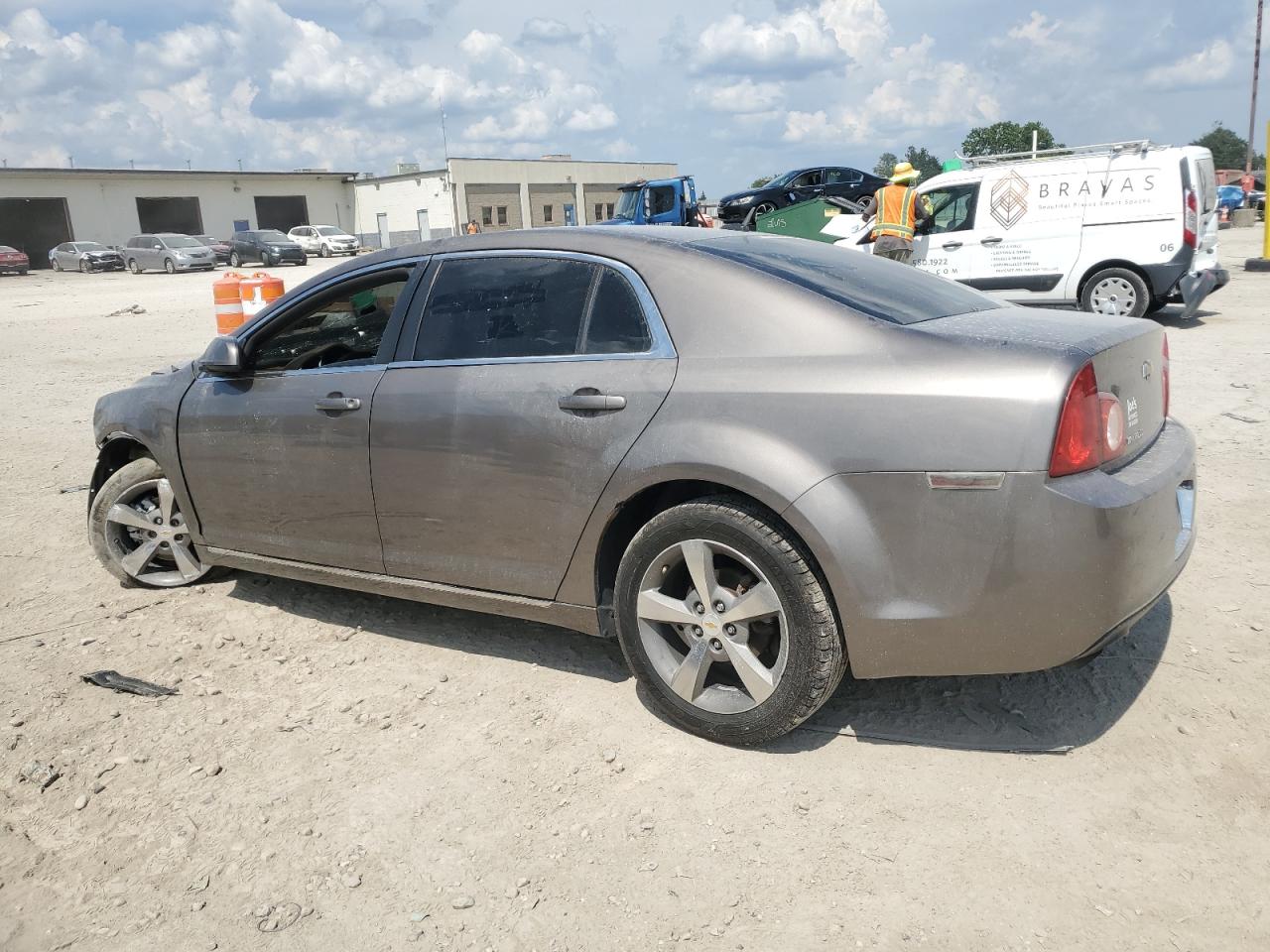 CHEVROLET MALIBU 2011 VIN 1G1ZC5E14BF224846 фото 2