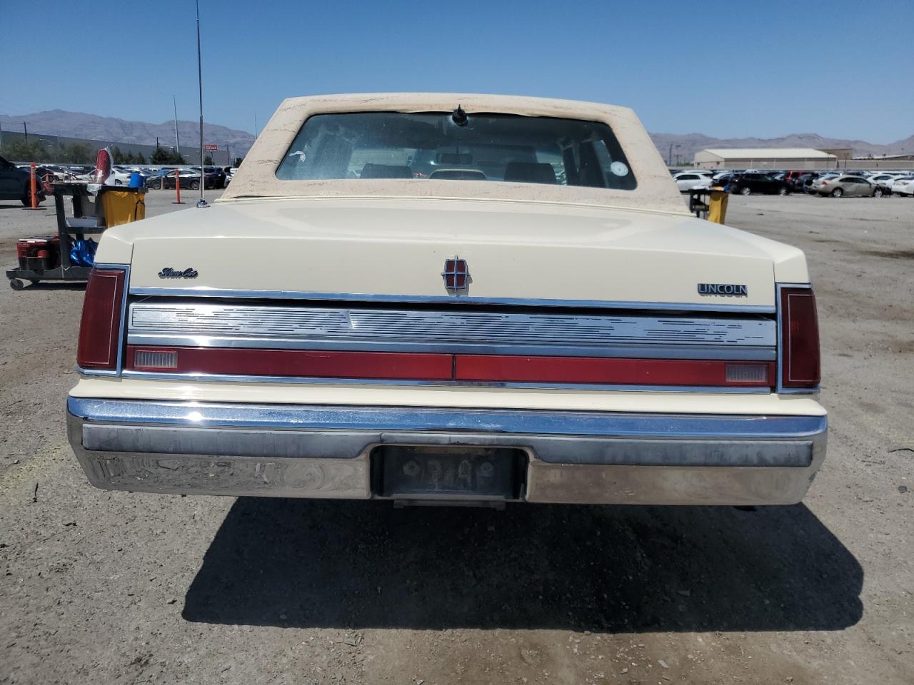 1989 Lincoln Town Car VIN: 1LNBM81F0KY719814 Lot: 61096835