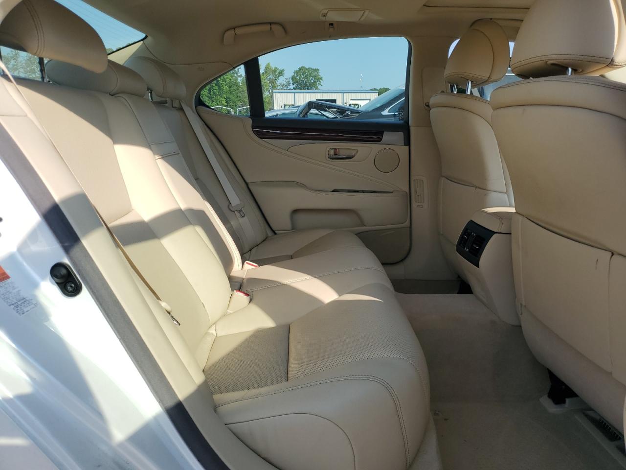 2017 Lexus Ls 460 VIN: JTHBL5EF9H5143892 Lot: 61906005