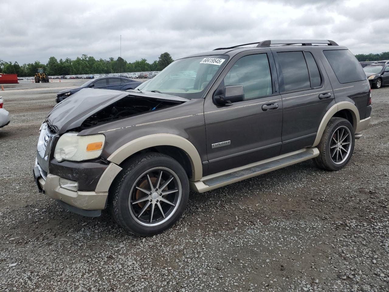 2006 Ford Explorer Eddie Bauer for Sale in Lumberton, NC - Front End