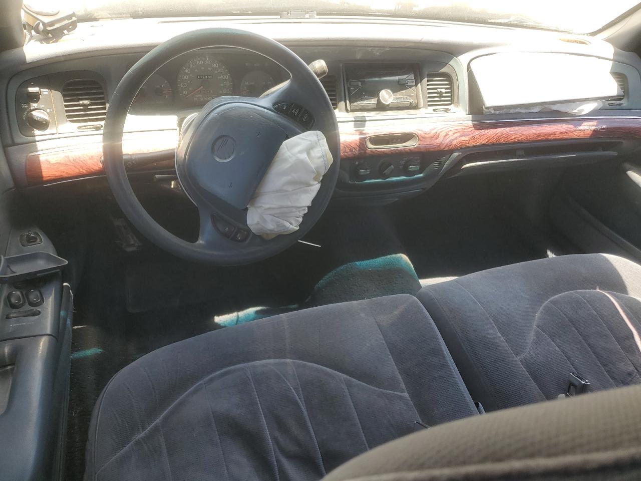 2000 Mercury Grand Marquis Gs VIN: 2MEFM74W4YX662746 Lot: 62008775