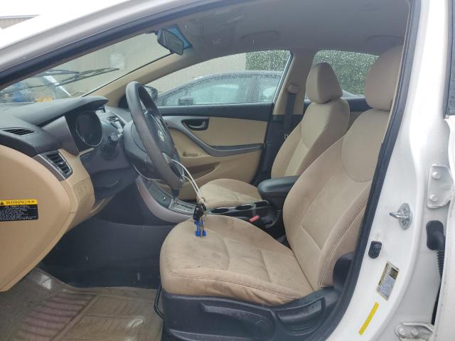 Sedans HYUNDAI ELANTRA 2013 Biały