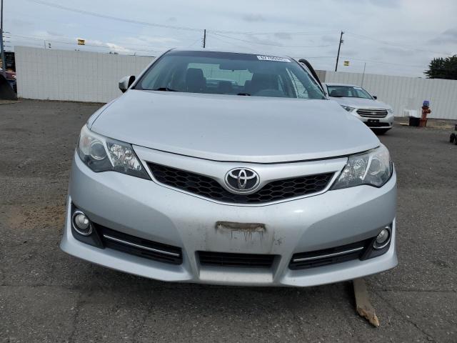  TOYOTA CAMRY 2013 Srebrny