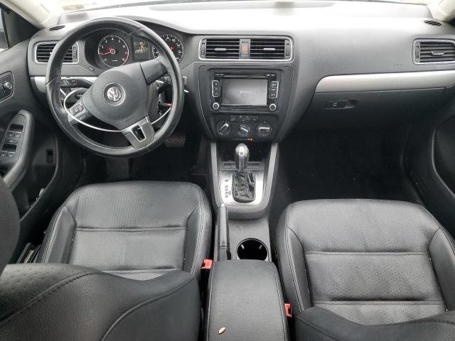  VOLKSWAGEN JETTA 2013 Srebrny
