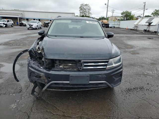  VOLKSWAGEN TIGUAN 2018 Чорний