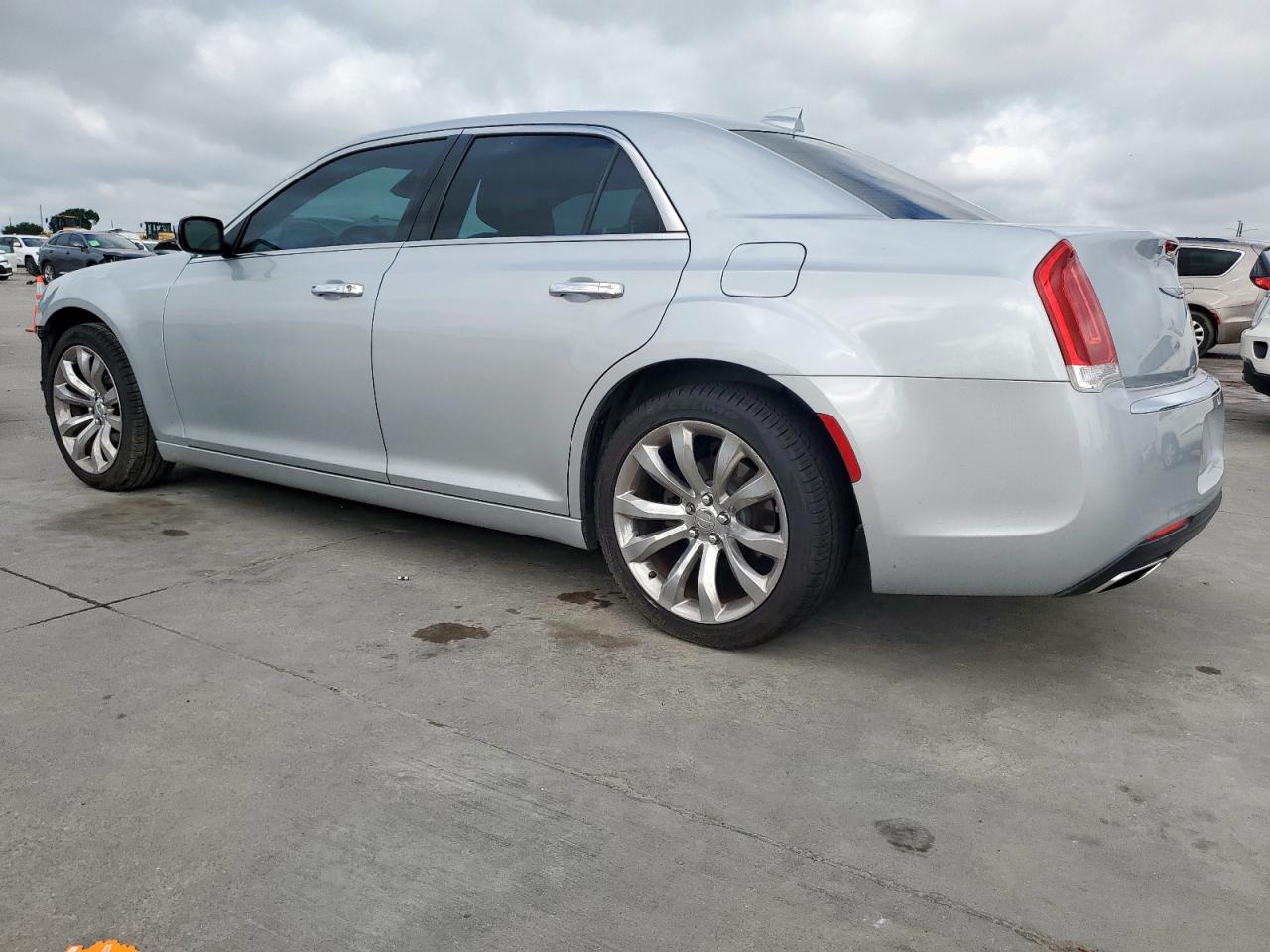 CHRYSLER 300 2020 VIN 2C3CCAEG1LH102816 photo 2