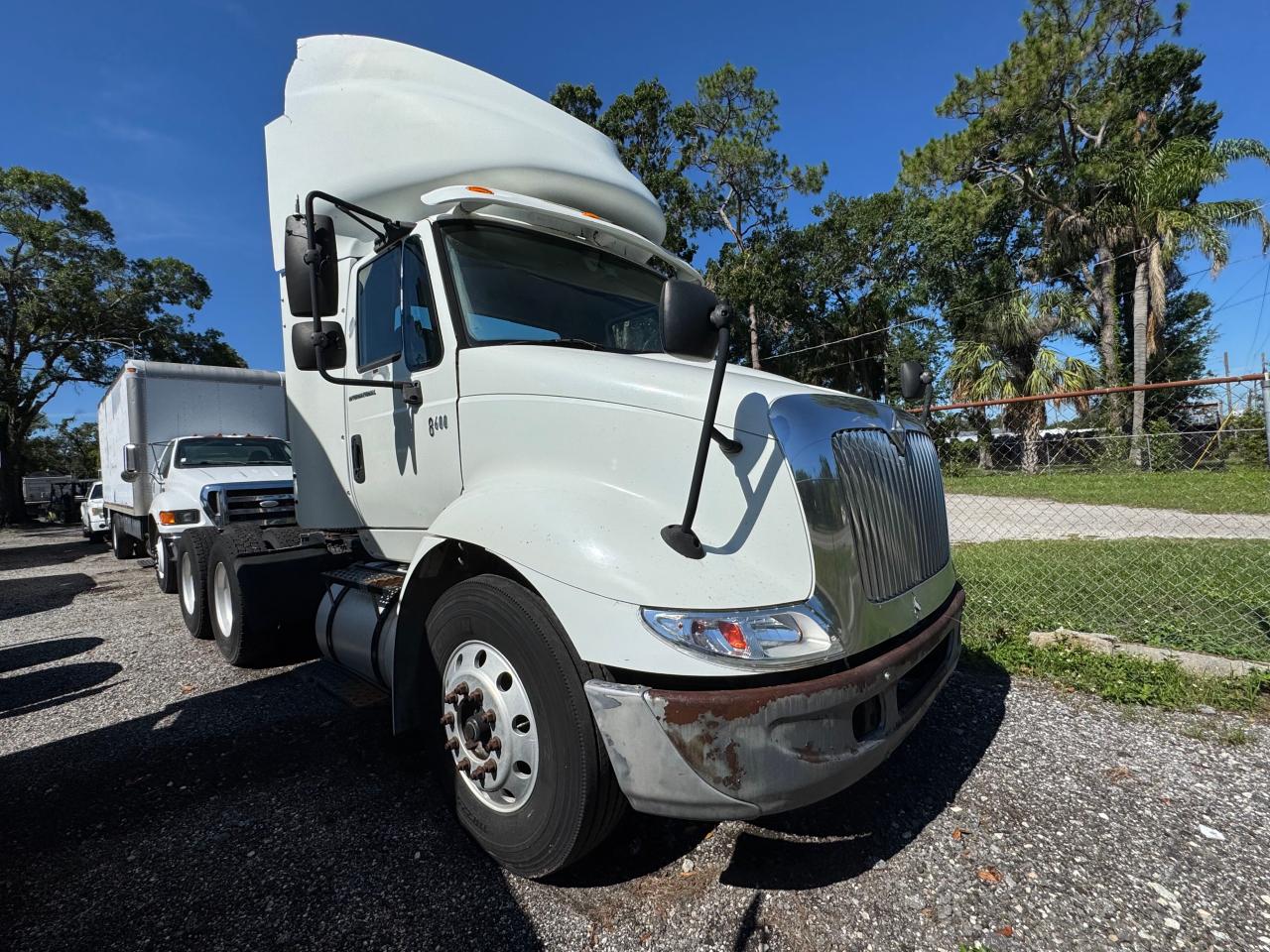 2005 International 8000 8600 for Sale in Riverview, FL - Minor Dent/Scratches