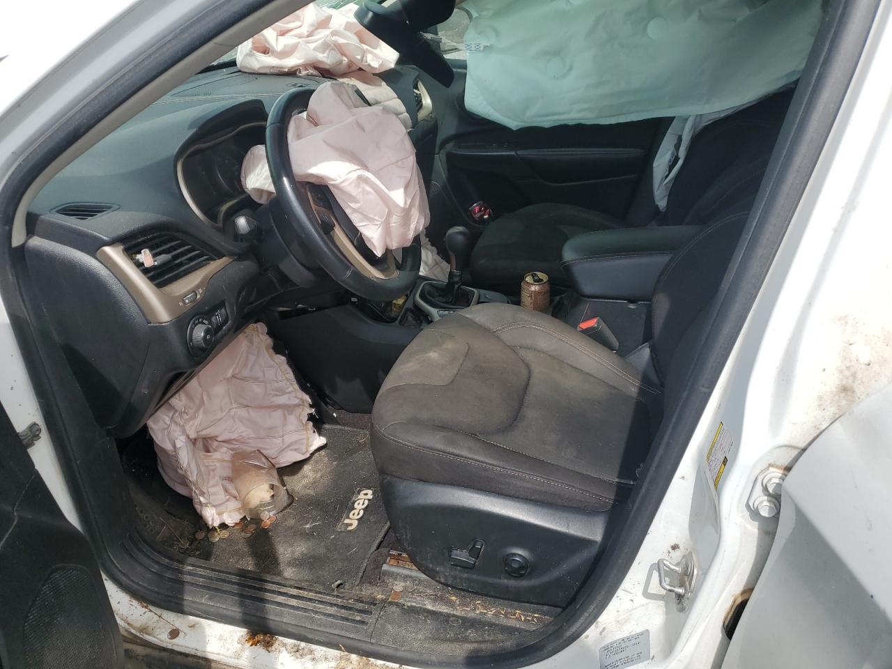 2016 Jeep Cherokee Latitude VIN: 1C4PJLCB5GW377005 Lot: 60925545