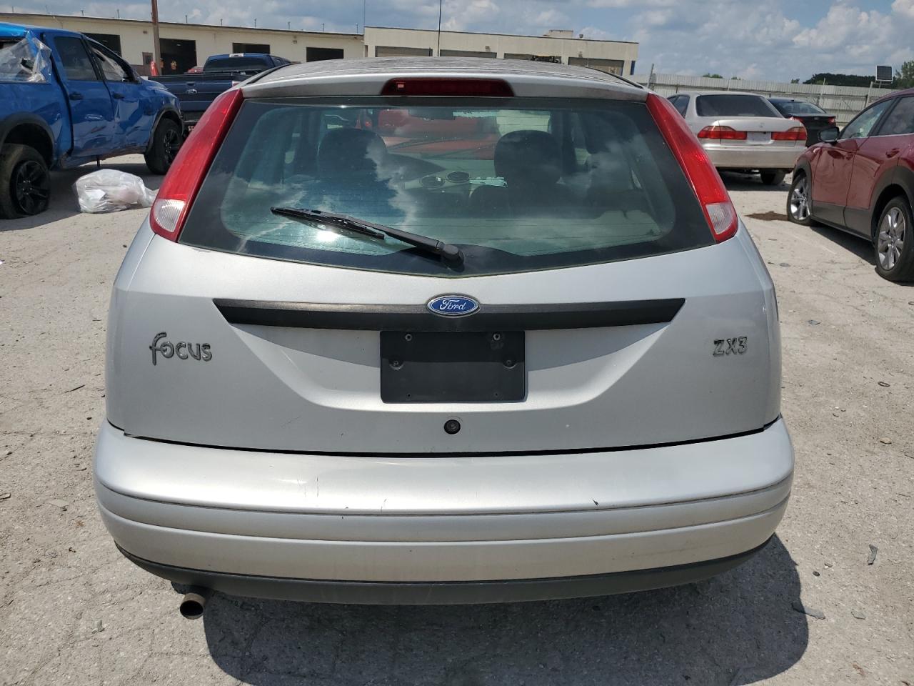 2000 Ford Focus Zx3 VIN: 3FAFP3138YR210184 Lot: 62863435
