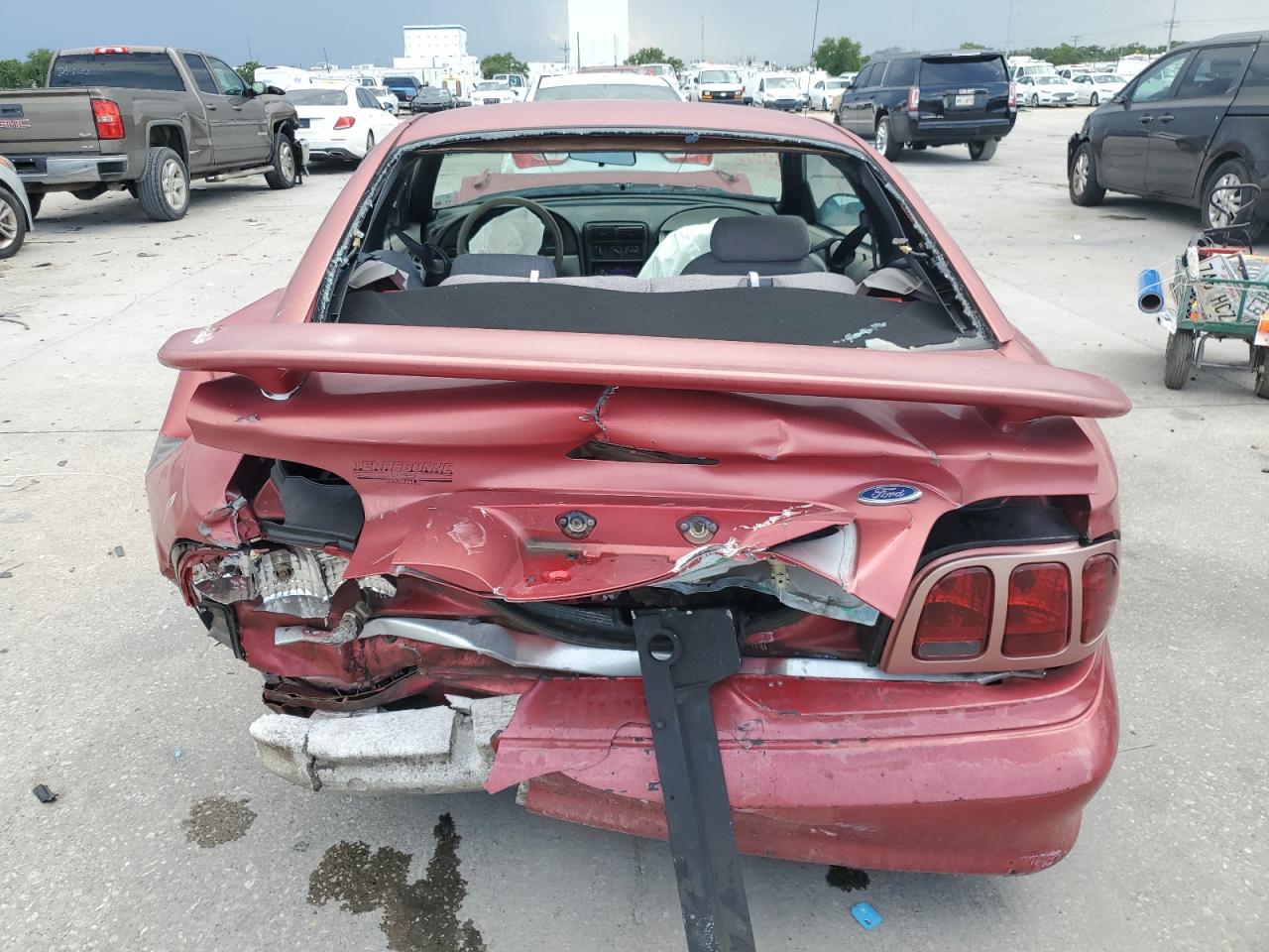 1998 Ford Mustang VIN: 1FAFP404XWF197058 Lot: 60426265