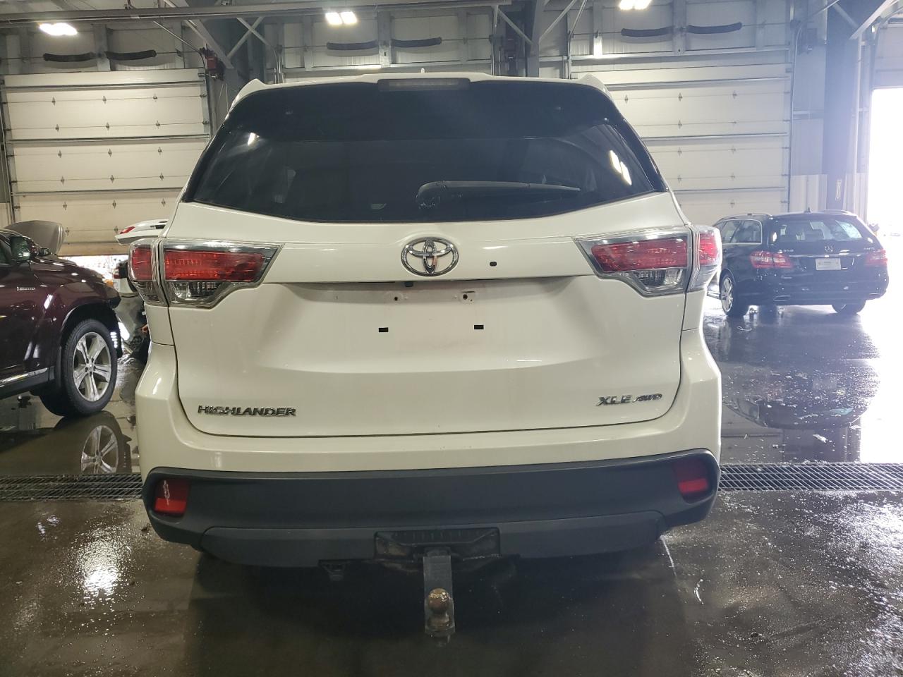 2015 Toyota Highlander Xle VIN: 5TDJKRFHXFS187317 Lot: 67064775