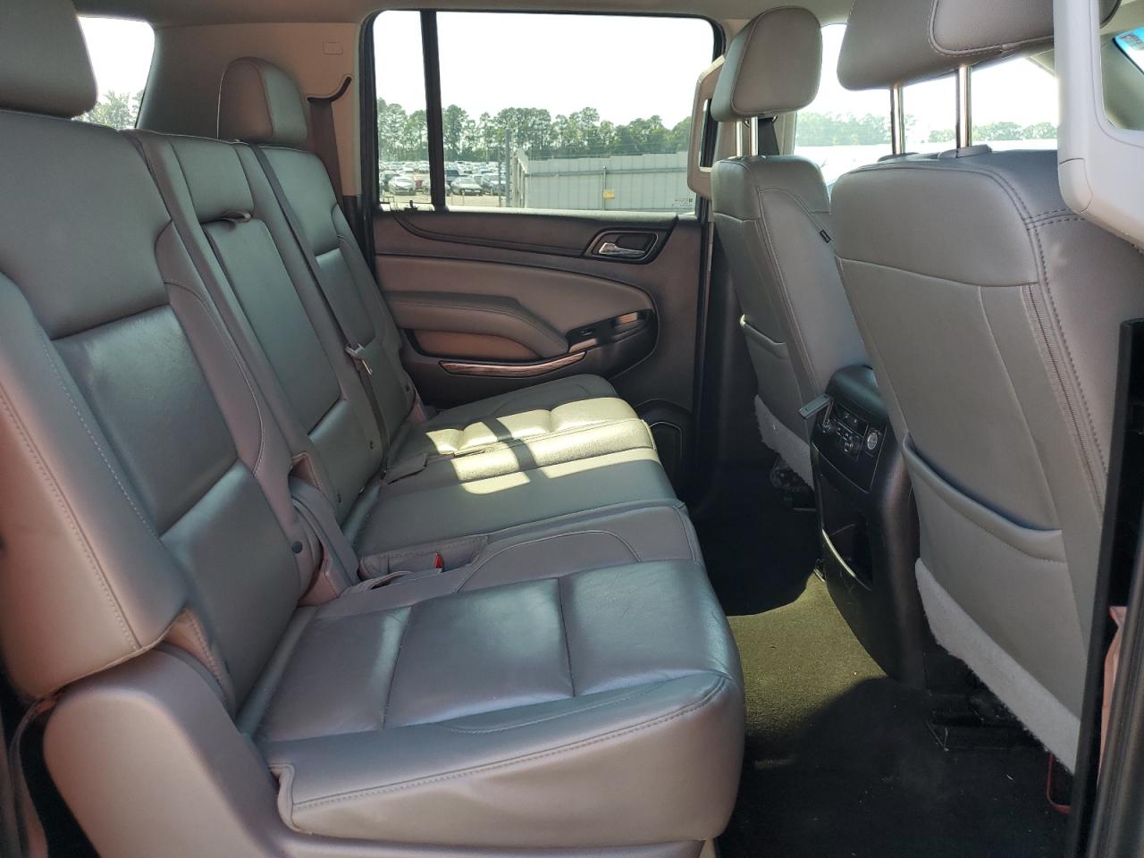 2018 Chevrolet Suburban K1500 Lt VIN: 1GNSKHKC8JR389693 Lot: 61764965