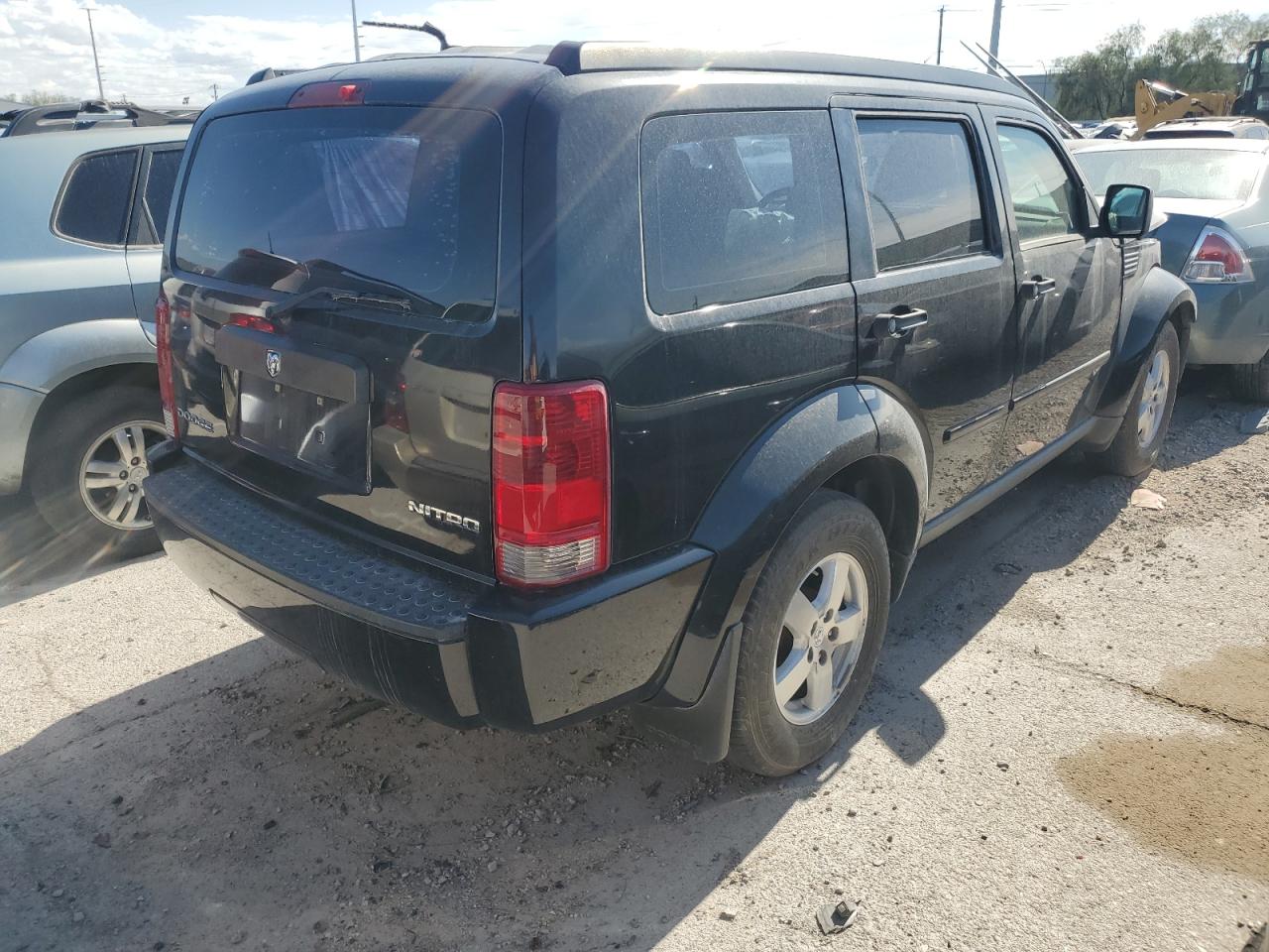 2009 Dodge Nitro - Image 3