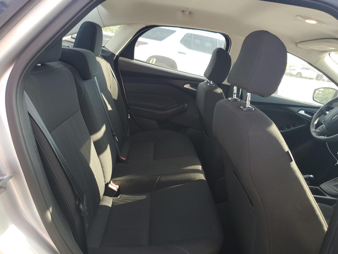 FORD FOCUS 2015 VIN 1FADP3F28FL234097 фото 10