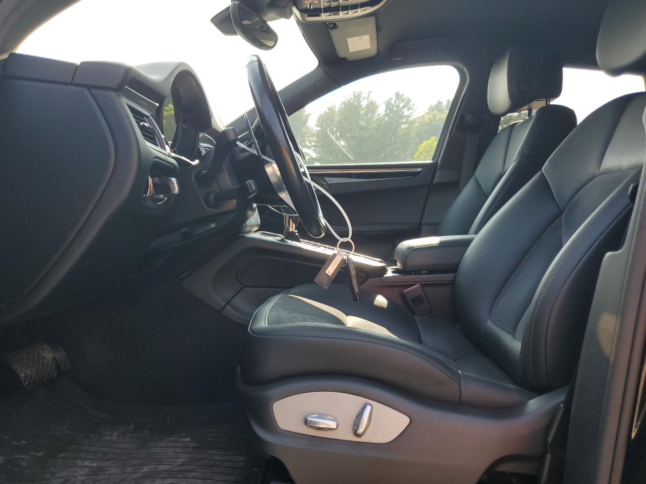 2017 Porsche Macan VIN: WP1AA2A58HLB06826 Lot: 59195535