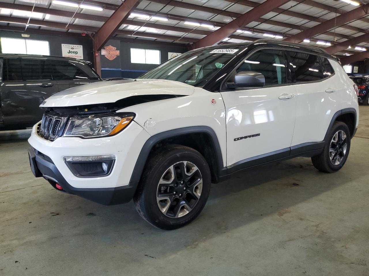 3C4NJDDBXJT412601 JEEP COMPASS Photo 1