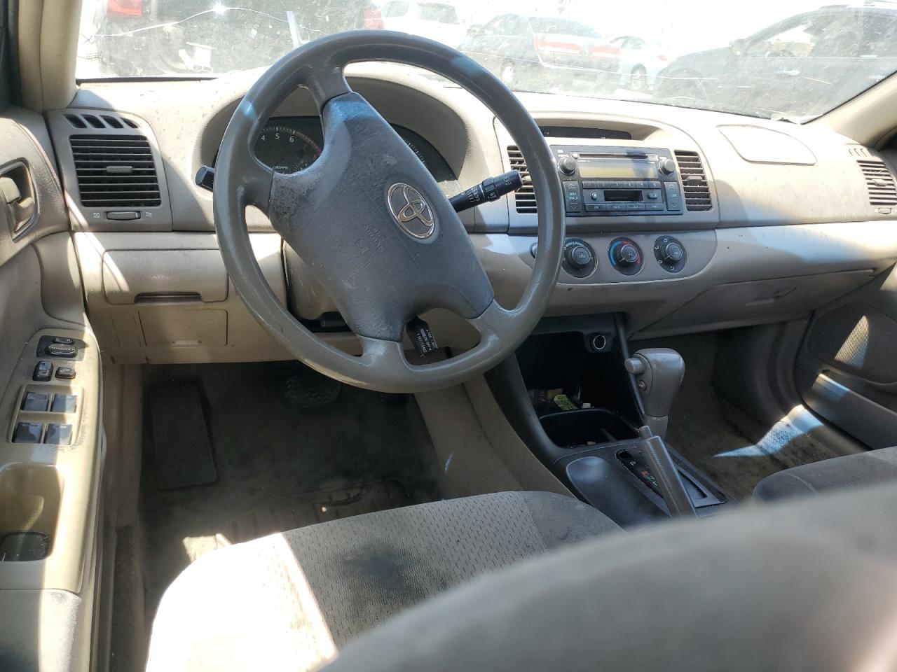 2002 Toyota Camry Le VIN: 4T1BE32K52U071065 Lot: 61108335