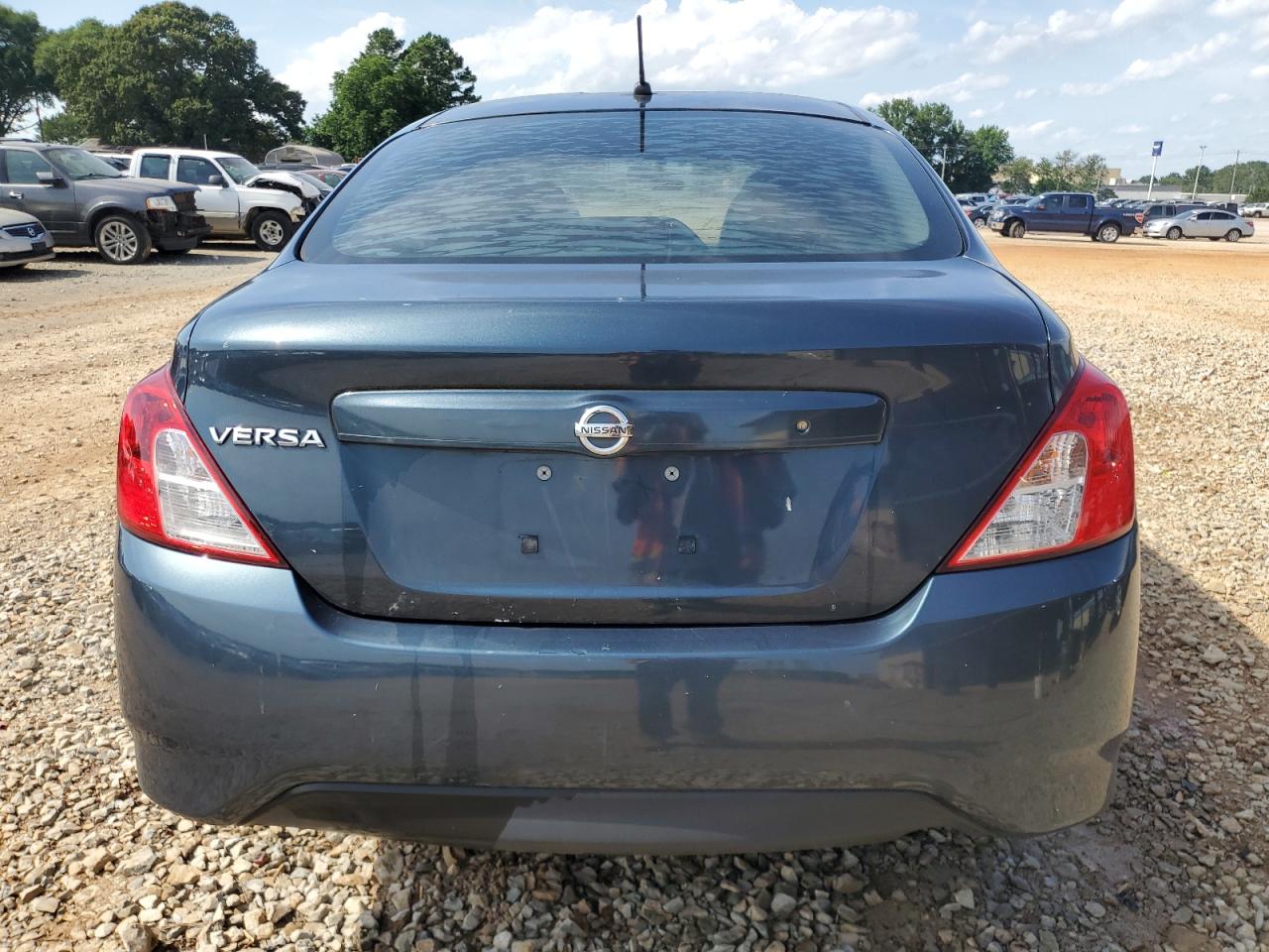 2016 Nissan Versa S VIN: 3N1CN7AP6GL885369 Lot: 61986545