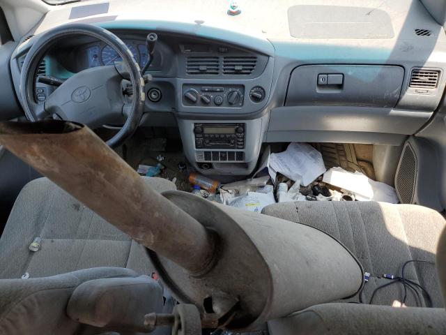 2002 TOYOTA SIENNA CE  