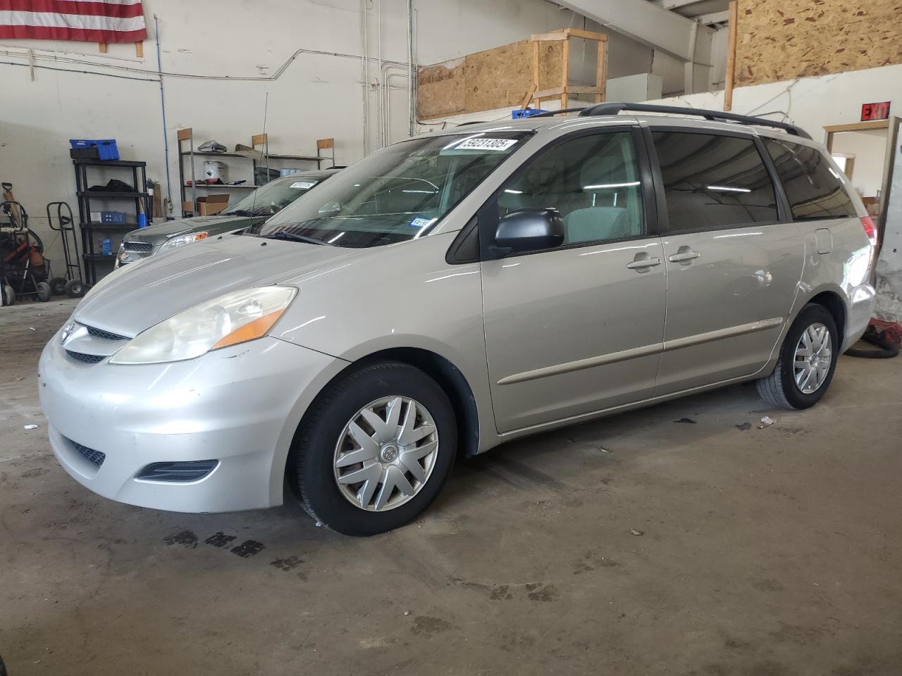 Ham Lake, MN에서 판매 중인 2007 Toyota Sienna Ce - Rear End