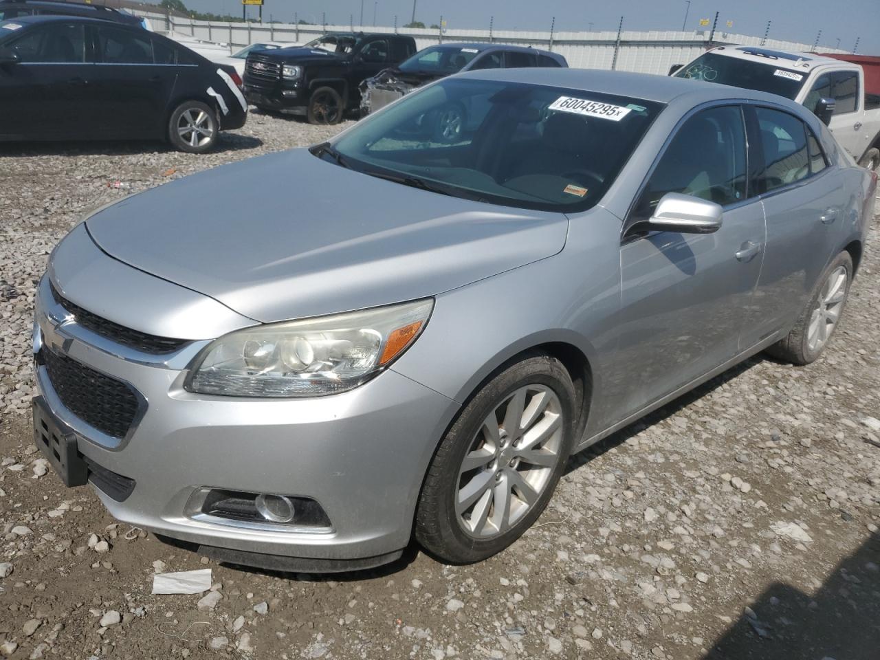 2015 Chevrolet Malibu 2Lt იყიდება Cahokia Heights-ში, IL - Hail