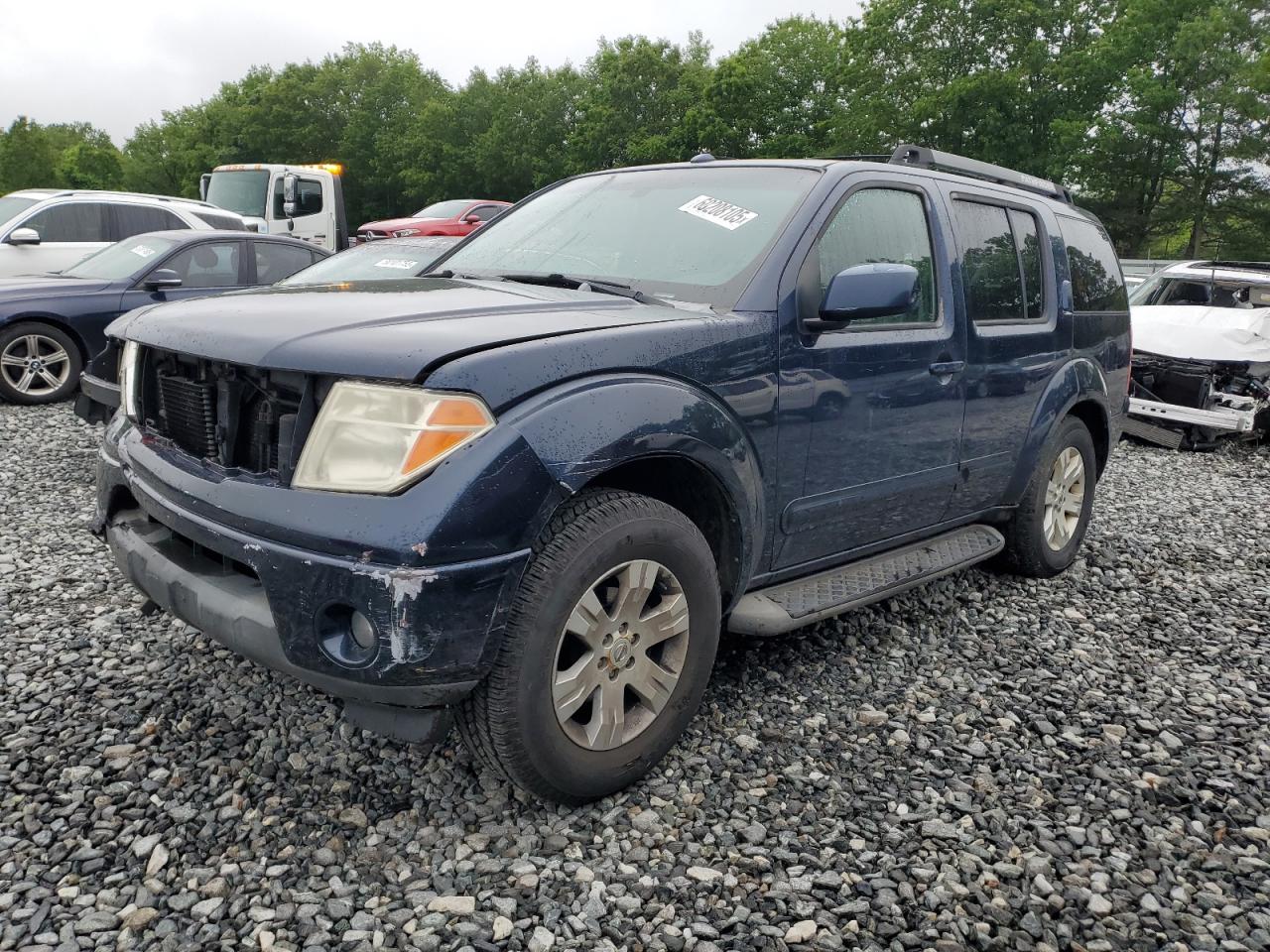 2006 Nissan Pathfinder Le for Sale in North Billerica, MA - Front End