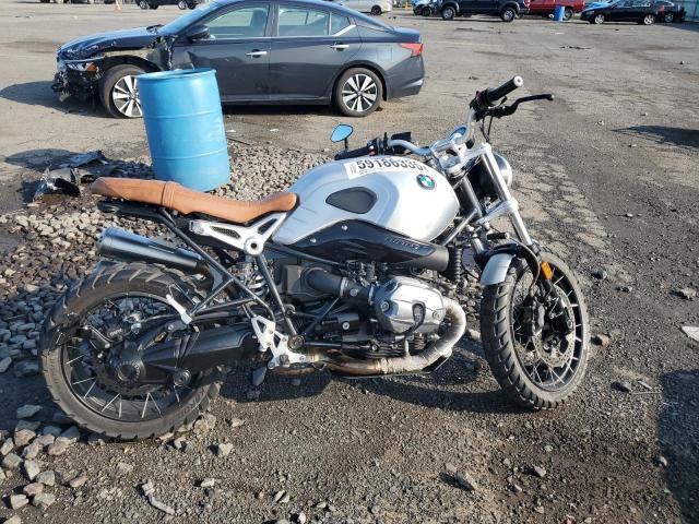  BMW R-SERIES 2017 Сріблястий