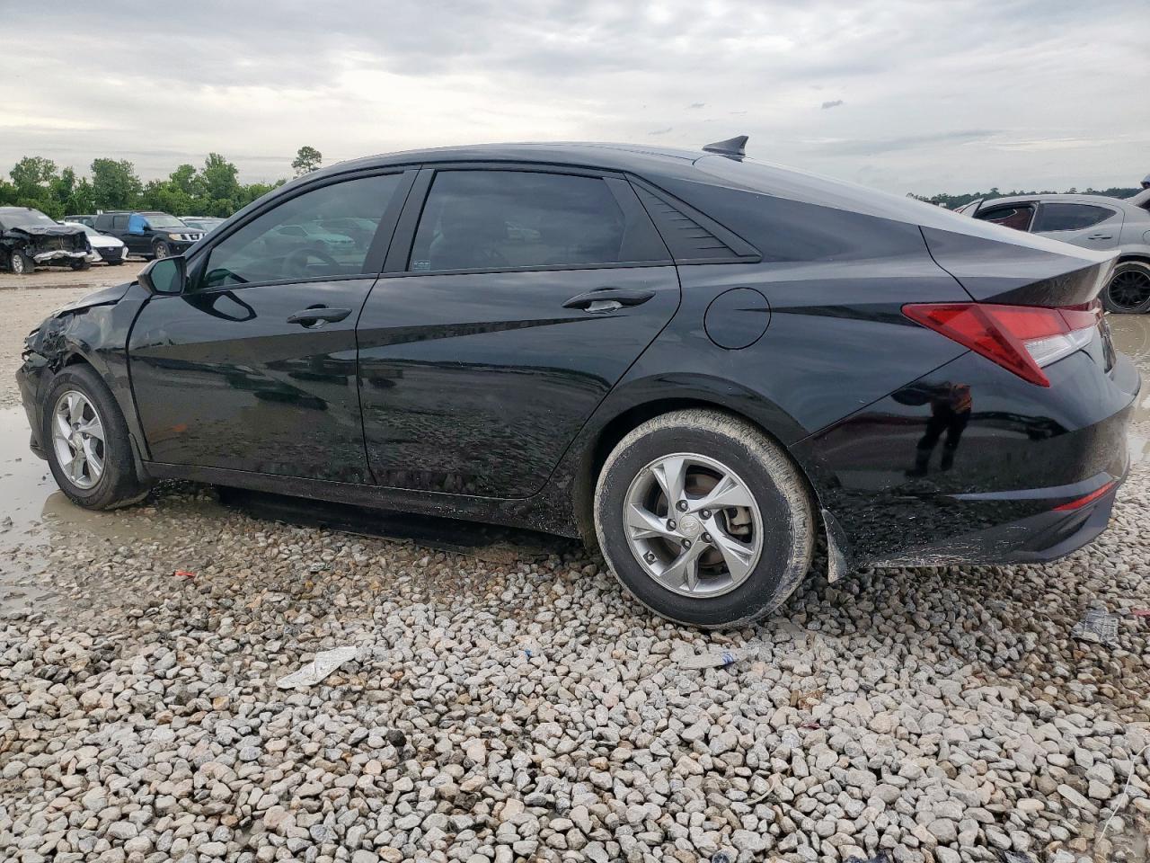 2023 Hyundai Elantra - Image 2