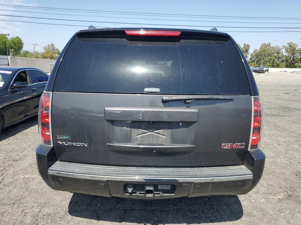 2010 GMC Yukon Denali VIN: 1GKUKEEF6AR144868 Lot: 62233045