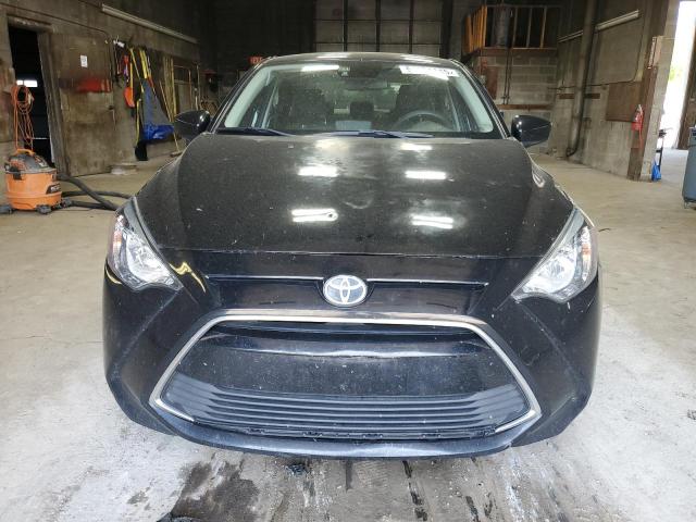  TOYOTA YARIS 2017 Black