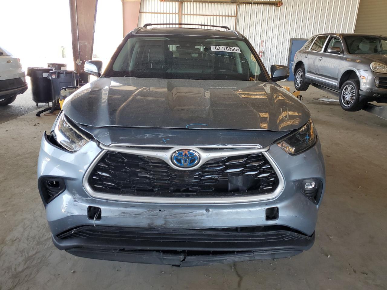 TOYOTA HIGHLANDER 2023 VIN 5TDKBRCH3PS588301 zdjęcie 5