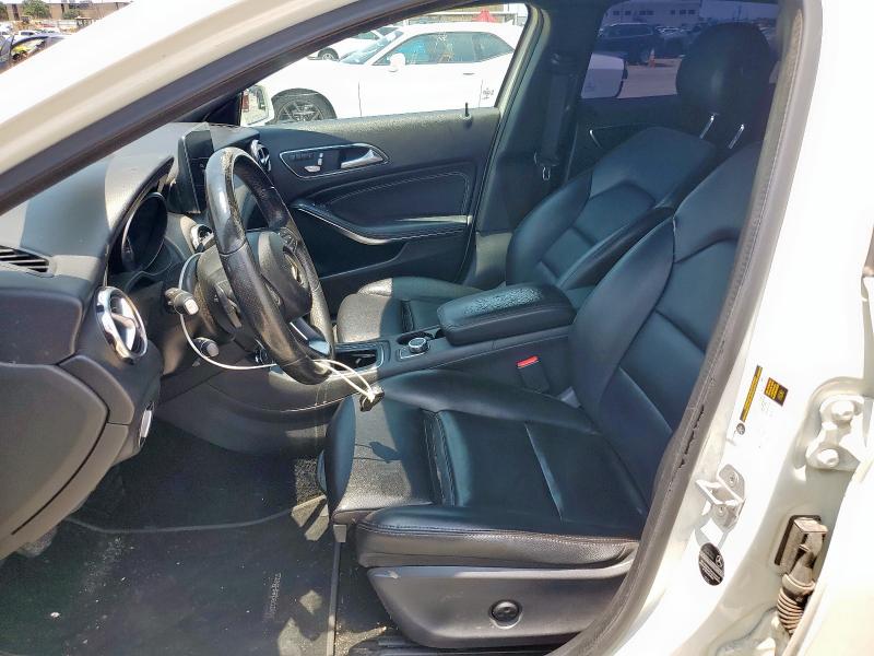  MERCEDES-BENZ GLA-CLASS 2018 Biały