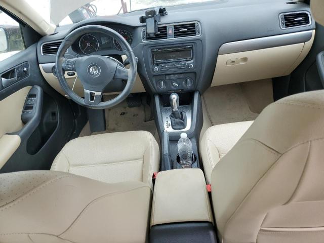 Sedans VOLKSWAGEN JETTA 2014 Brązowy