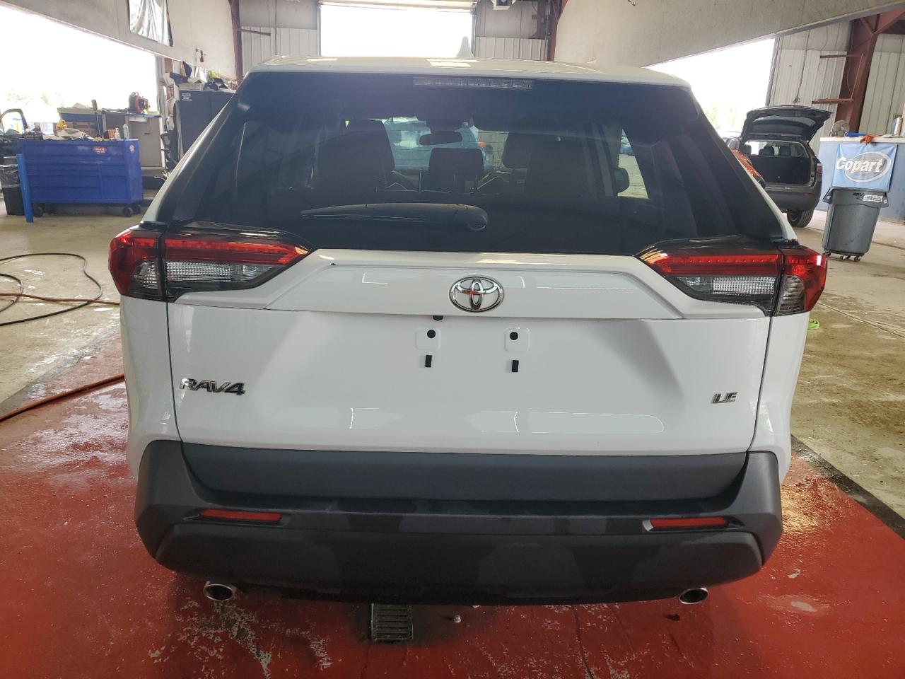 2022 Toyota RAV 4 - Image 6