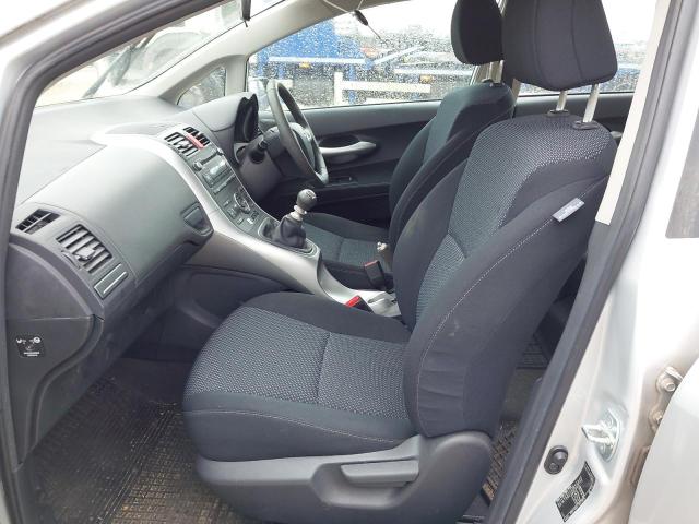 2011 TOYOTA AURIS TR