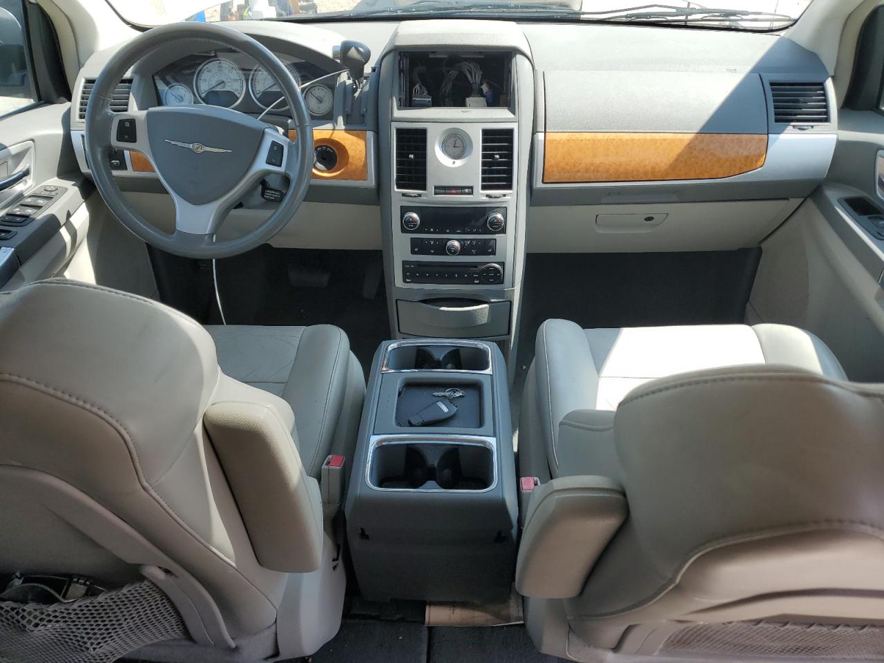 2010 Chrysler Town & Country Limited VIN: 2A4RR6DX6AR133967 Lot: 59953215