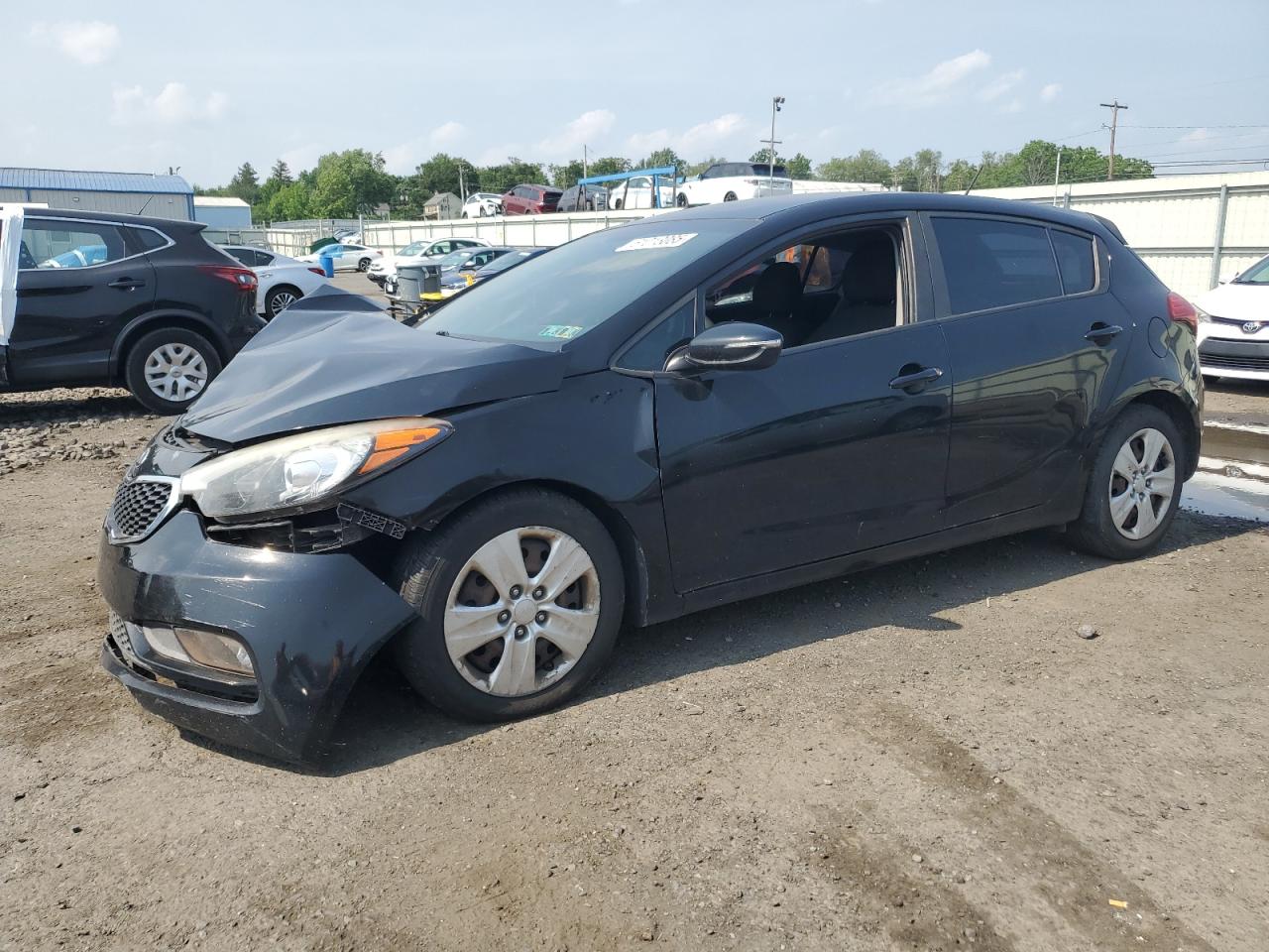 2016 Kia Forte Lx de vânzare în Pennsburg, PA - Front End