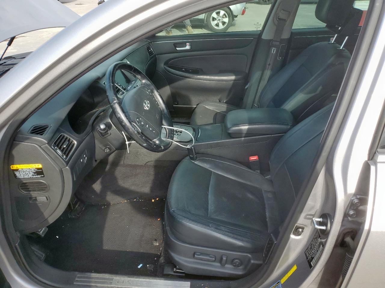 2013 Hyundai Genesis 3.8L VIN: KMHGC4DD8DU227327 Lot: 61156535