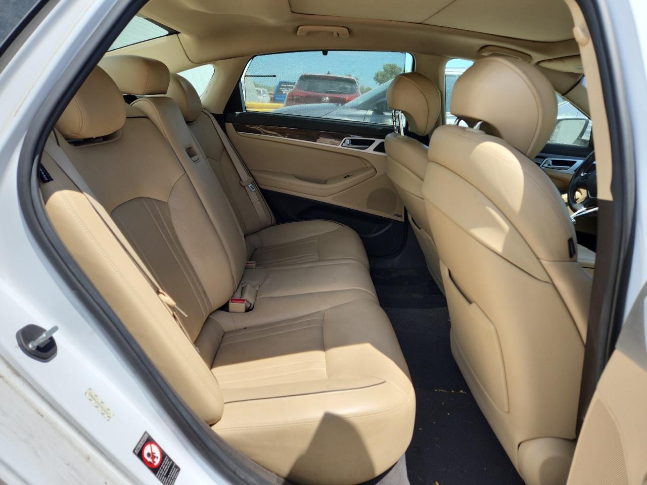 2015 Hyundai Genesis 3.8L VIN: KMHGN4JE3FU015316 Lot: 62264455