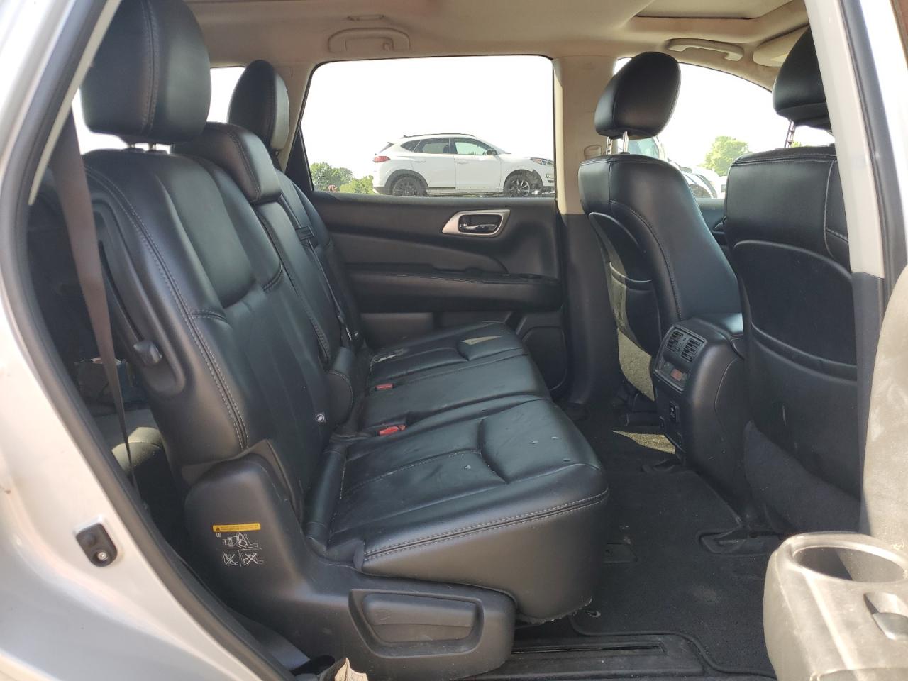 2015 Nissan Pathfinder S VIN: 5N1AR2MM5FC697722 Lot: 61791745