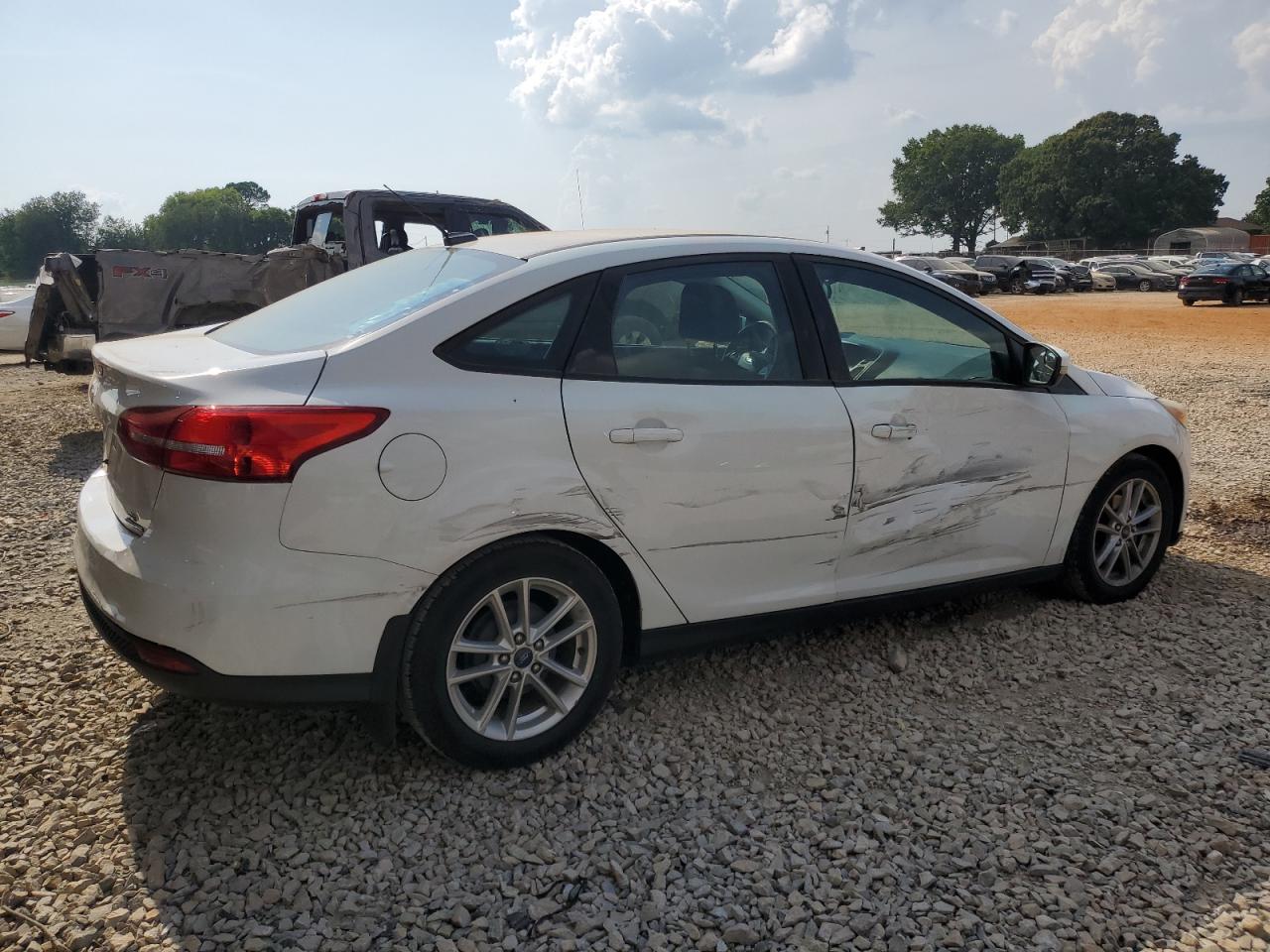 FORD FOCUS 2016 VIN 1FADP3F28GL241794 фото 3