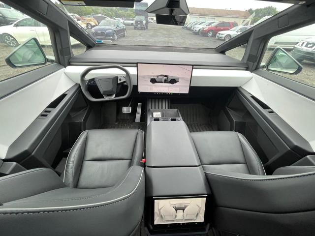  TESLA CYBERTRUCK 2024 Серый