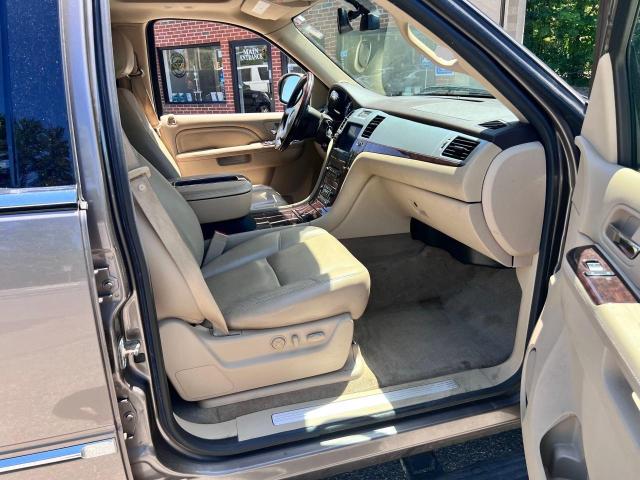 2012 CADILLAC ESCALADE LUXURY  