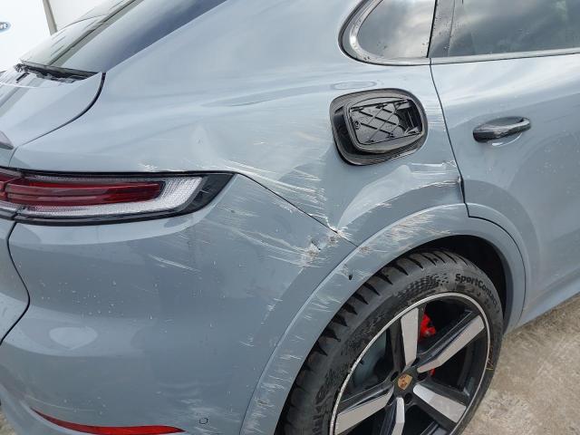 2024 PORSCHE CAYENNE V8