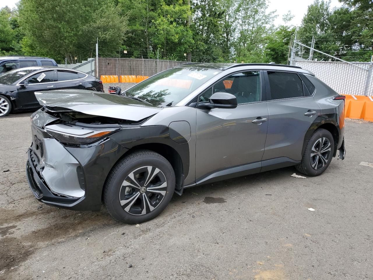 TOYOTA BZ4X XLE 2025 JTMABACA8SA093095