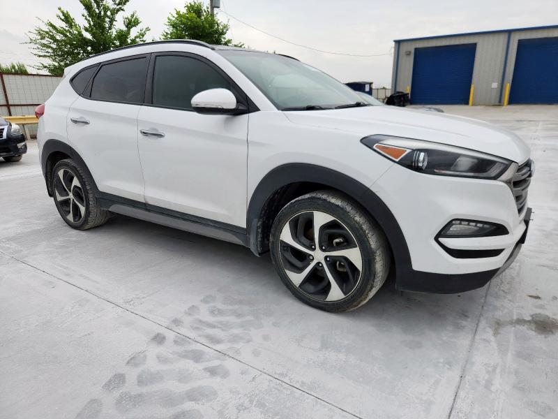  HYUNDAI TUCSON 2017 White