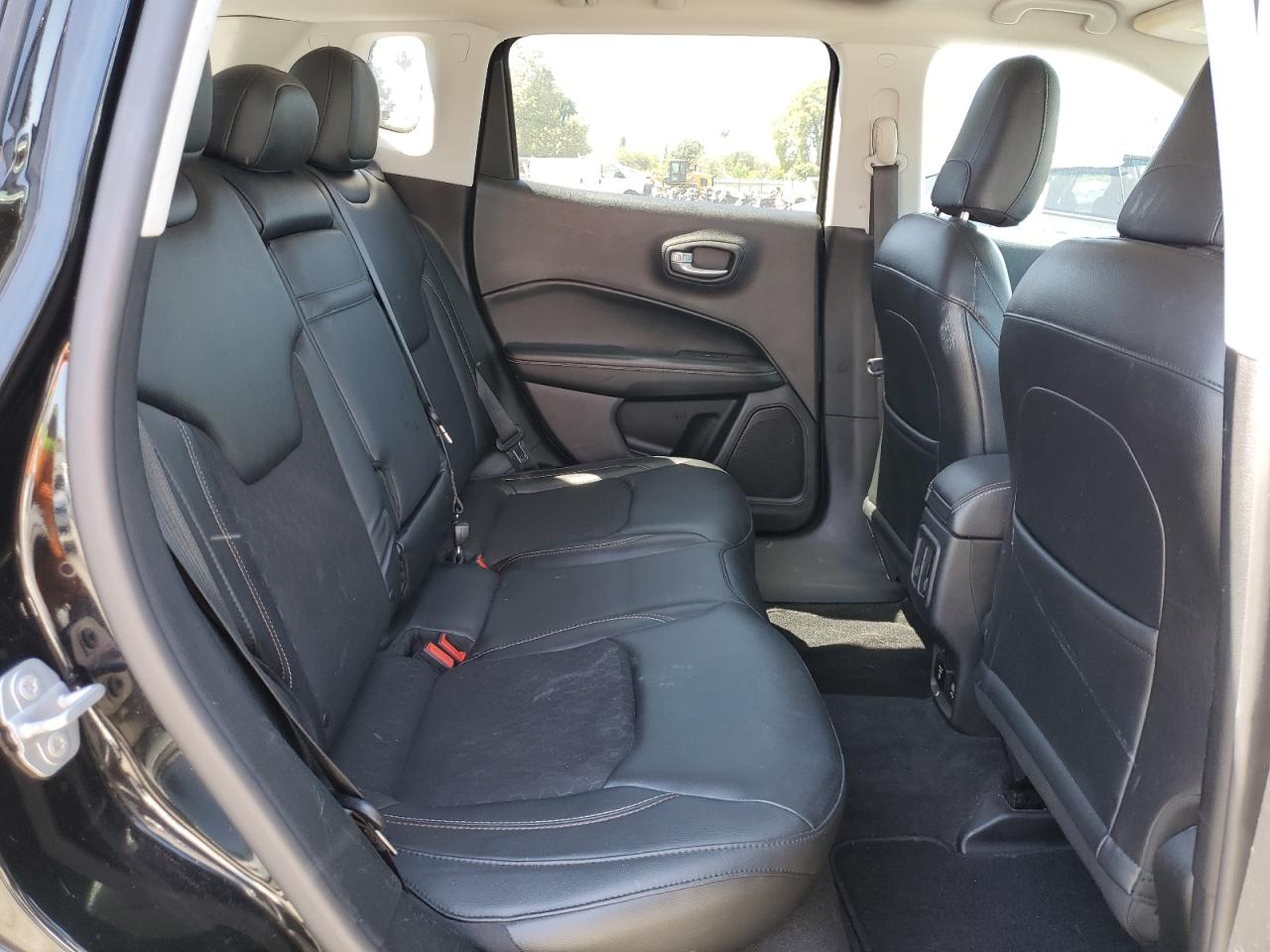 2018 Jeep Compass Latitude VIN: 3C4NJCBB9JT137428 Lot: 62867305