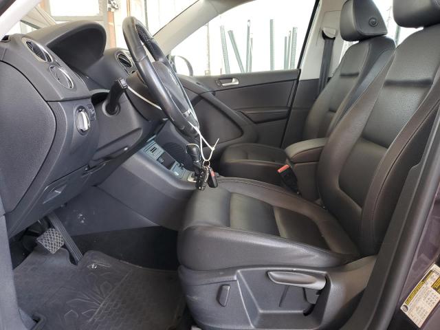  VOLKSWAGEN TIGUAN 2016 Серый