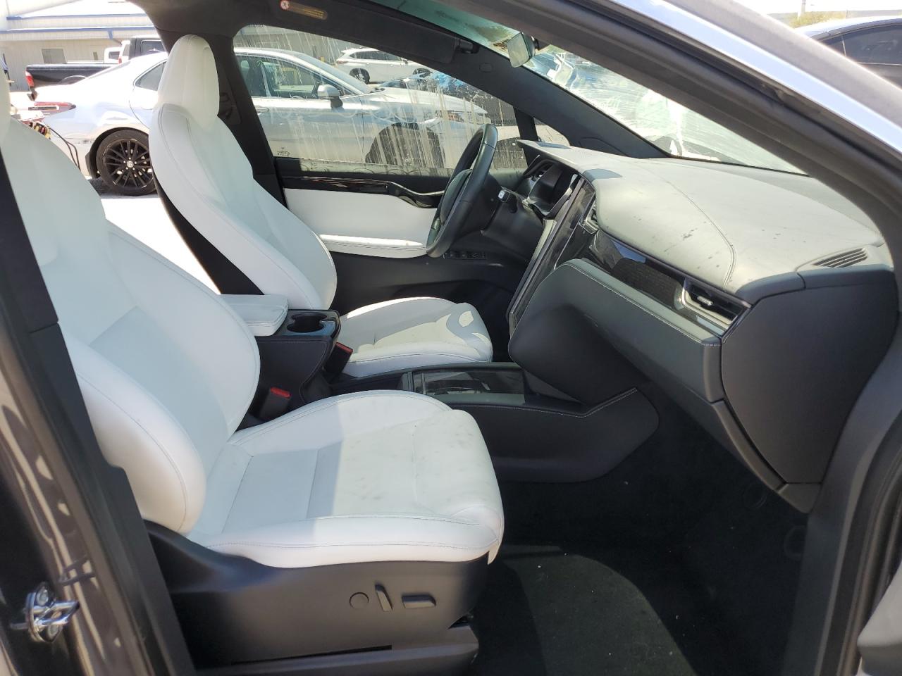 2020 Tesla Model X VIN: 5YJXCBE45LF301043 Lot: 61770415
