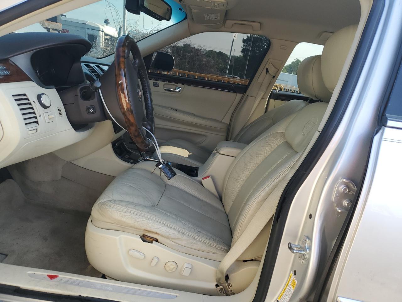 2009 Cadillac Dts VIN: 1G6KD57YX9U132679 Lot: 61909755